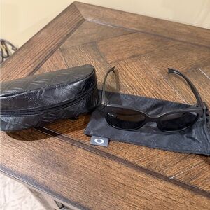 Women’s Oakley sunglasses